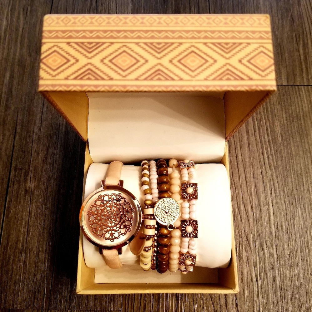 Watch & Multi-Bracelet Set - Picture 4 of 4